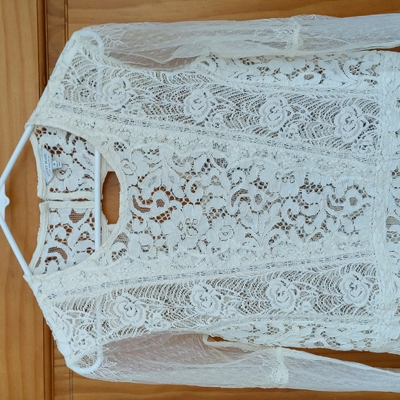 Lucky Brand Floral Lace Crocheted Whimsical Dainty Transparent Top Medium Ivory - Picture 3 of 16